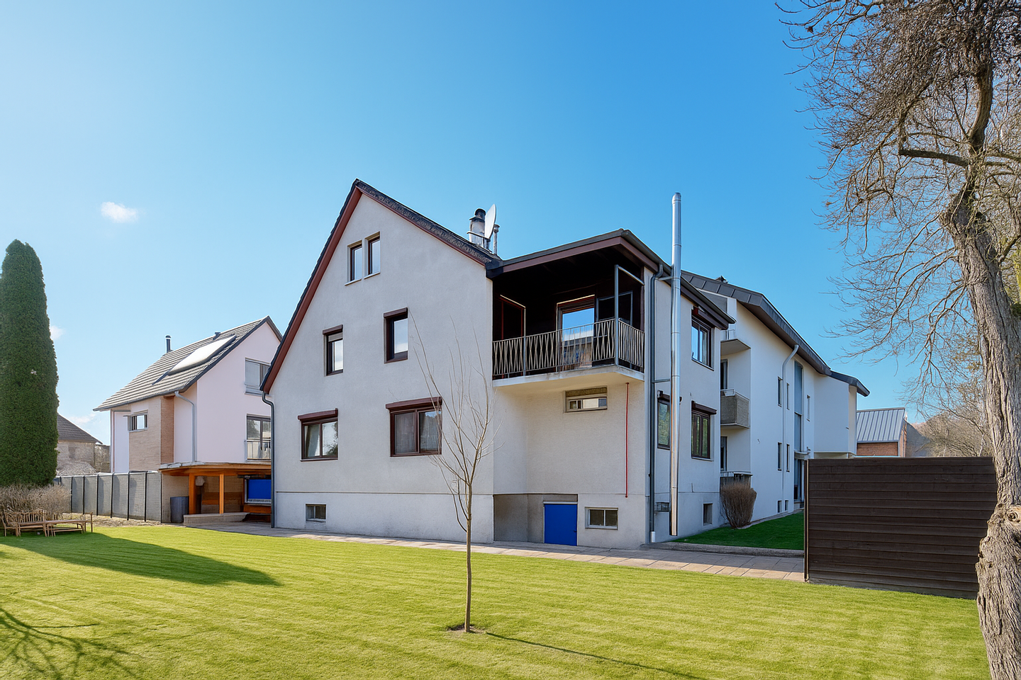 Doppelhaushälfte auf großem Grundstück in ruhiger Lage ++CARPORT++