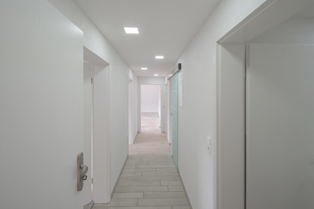 Immobilie in Unterkirnach - Hier können Sie sofort einziehen -  komplett renoviertes Zweifamilienhaus - Bild 5