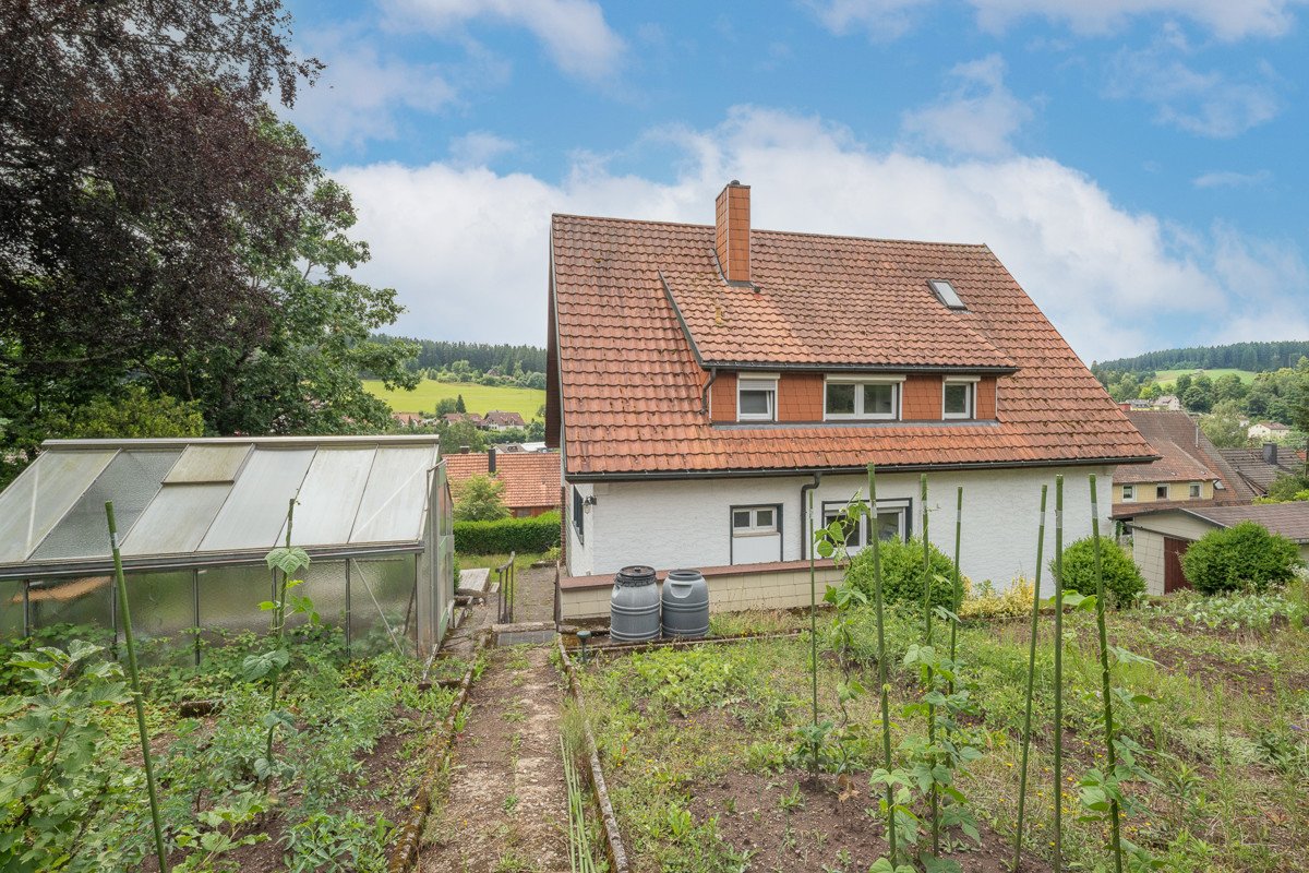 Immobilie in Unterkirnach - Hier können Sie sofort einziehen -  komplett renoviertes Zweifamilienhaus - Bild 17