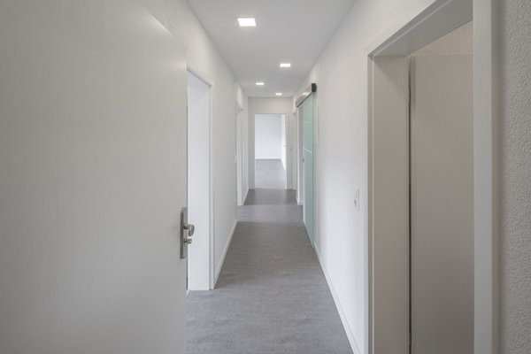 Immobilie in Unterkirnach - Hier können Sie sofort einziehen -  komplett renoviertes Zweifamilienhaus - Bild 29