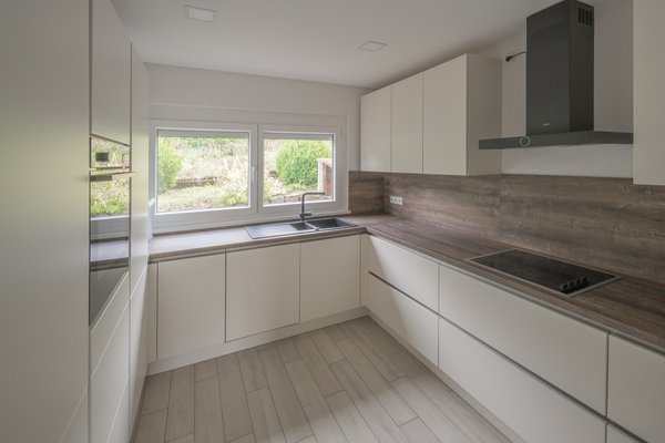 Immobilie in Unterkirnach - Hier können Sie sofort einziehen -  komplett renoviertes Zweifamilienhaus - Bild 32