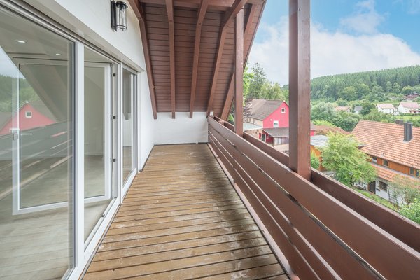 Immobilie in Unterkirnach - Hier können Sie sofort einziehen -  komplett renoviertes Zweifamilienhaus - Bild 41