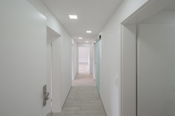 Immobilie in Unterkirnach - Hier können Sie sofort einziehen -  komplett renoviertes Zweifamilienhaus - Bild 26