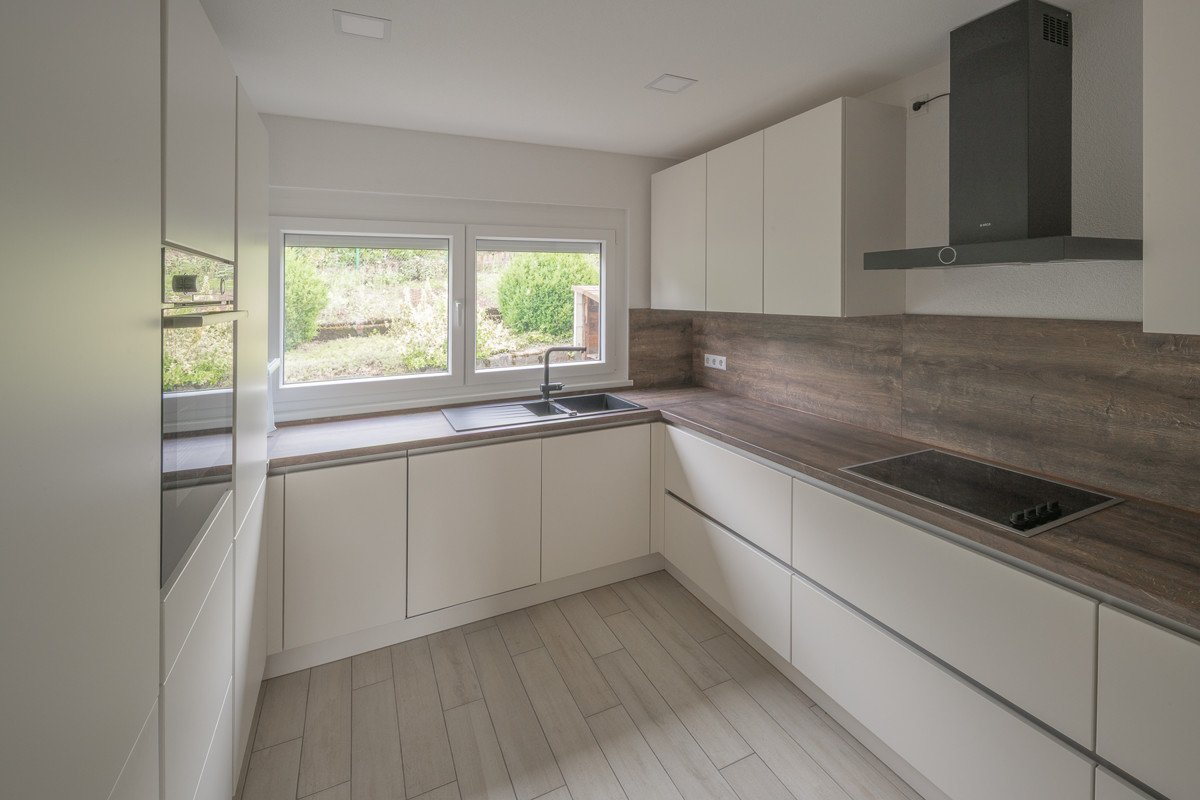 Immobilie in Unterkirnach - Hier können Sie sofort einziehen -  komplett renoviertes Zweifamilienhaus - Bild 11