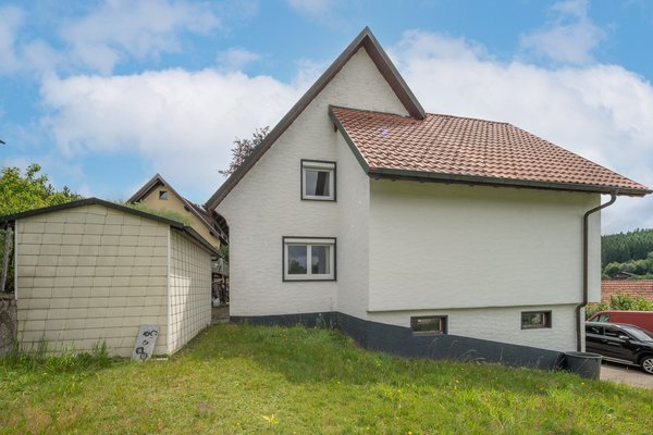 Immobilie in Unterkirnach - Hier können Sie sofort einziehen -  komplett renoviertes Zweifamilienhaus - Bild 39