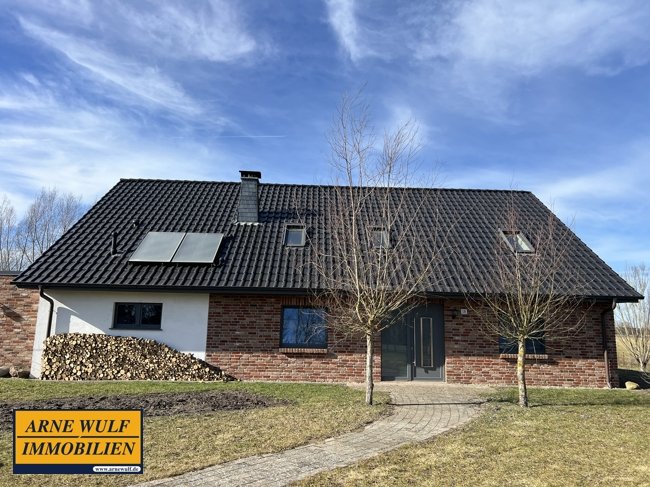 Immobilie in Brenz - Exklusives Wohnanwesen mit großzügigem Grundstück**Neu Brenz / Neustadt-Glewe** - Bild 0