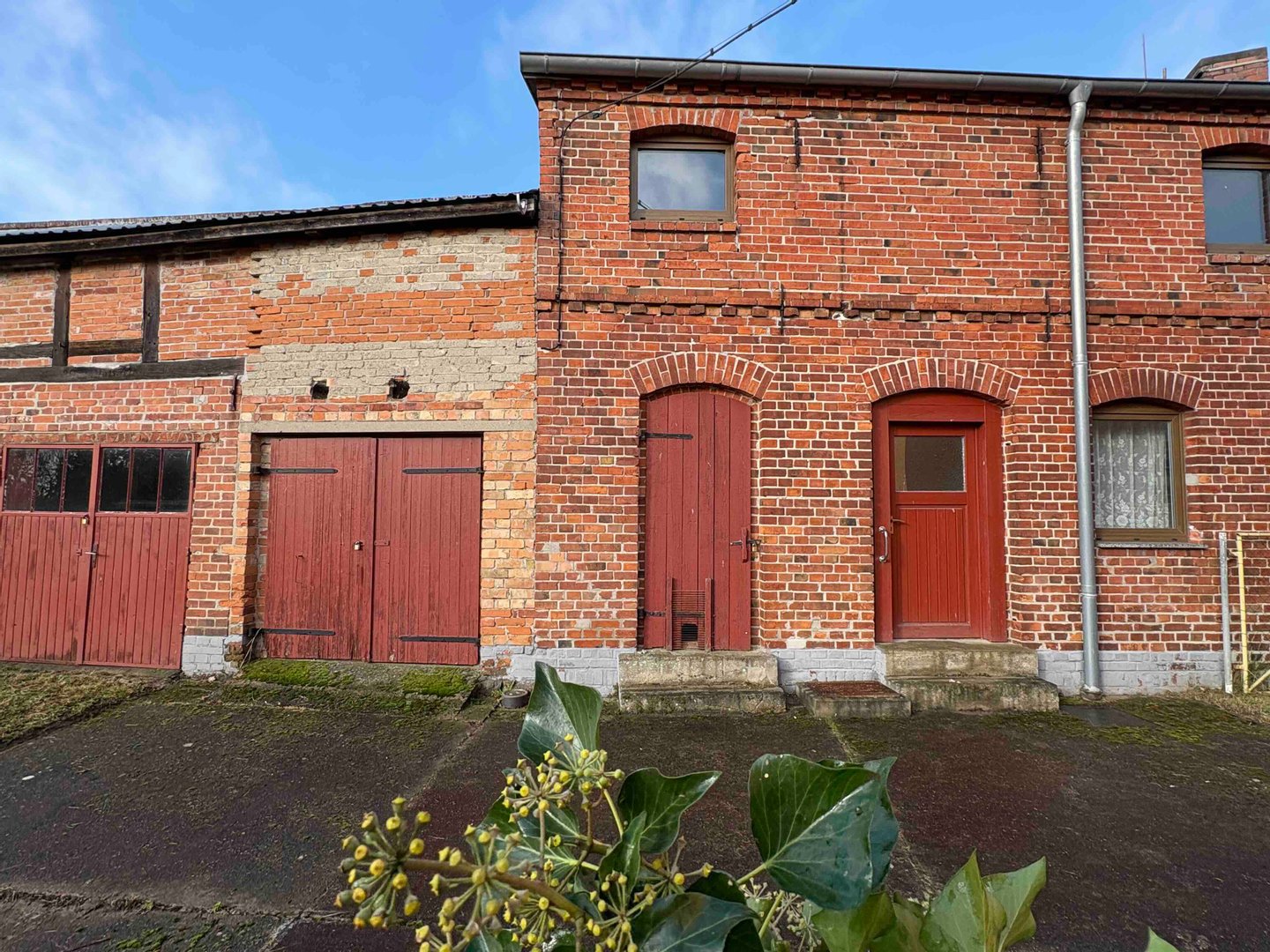 Immobilie in Karstädt - Haus, Hof & Land für Ruhe-Suchende! Schöne Dorflage bei Karstädt - Bild 1