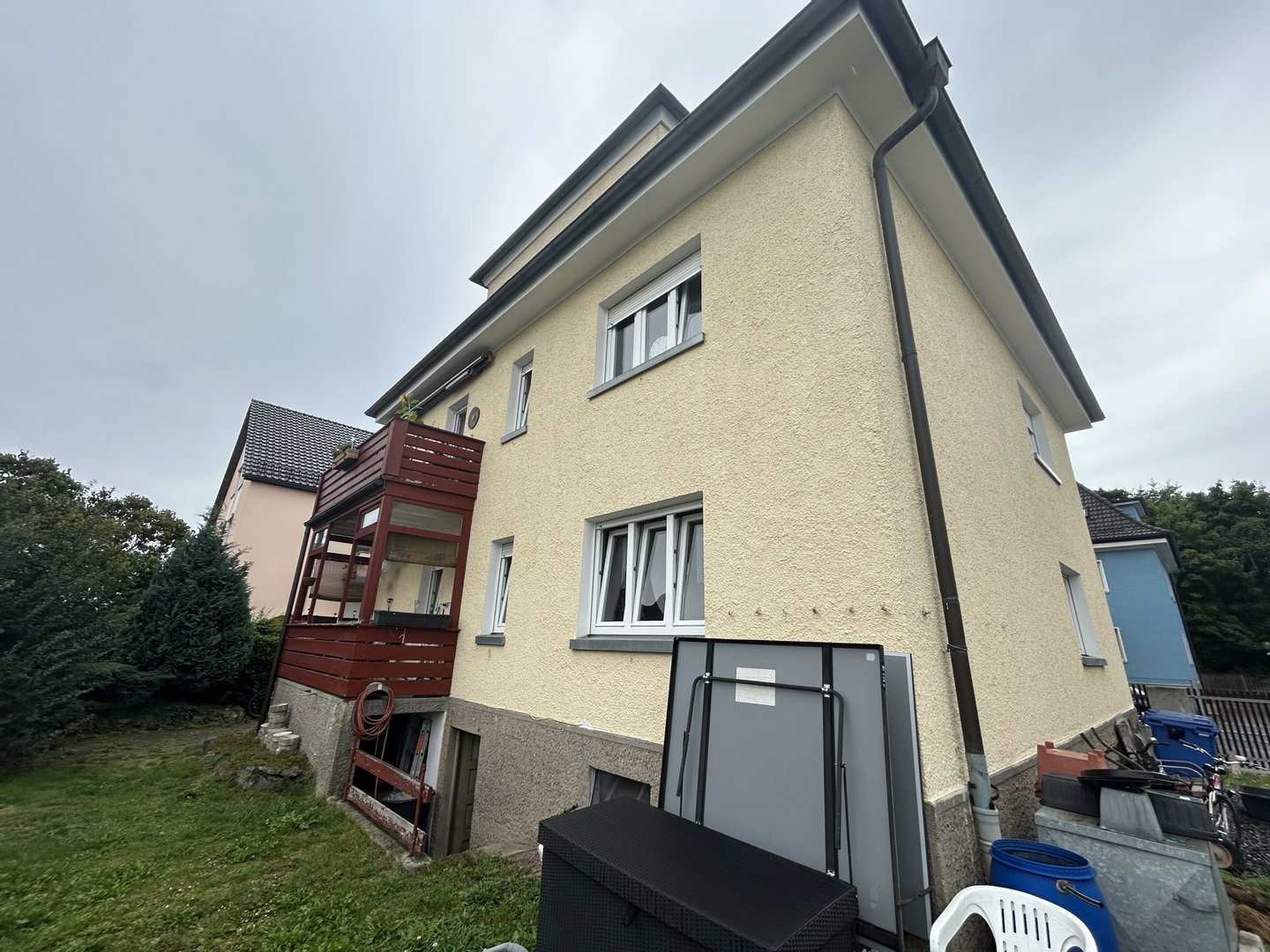 Immobilie in Weiden in der Oberpfalz - Charmantes Mehrfamilienhaus mit großem Potenzial zur Eigennutzung in zentraler Lage - Bild 2