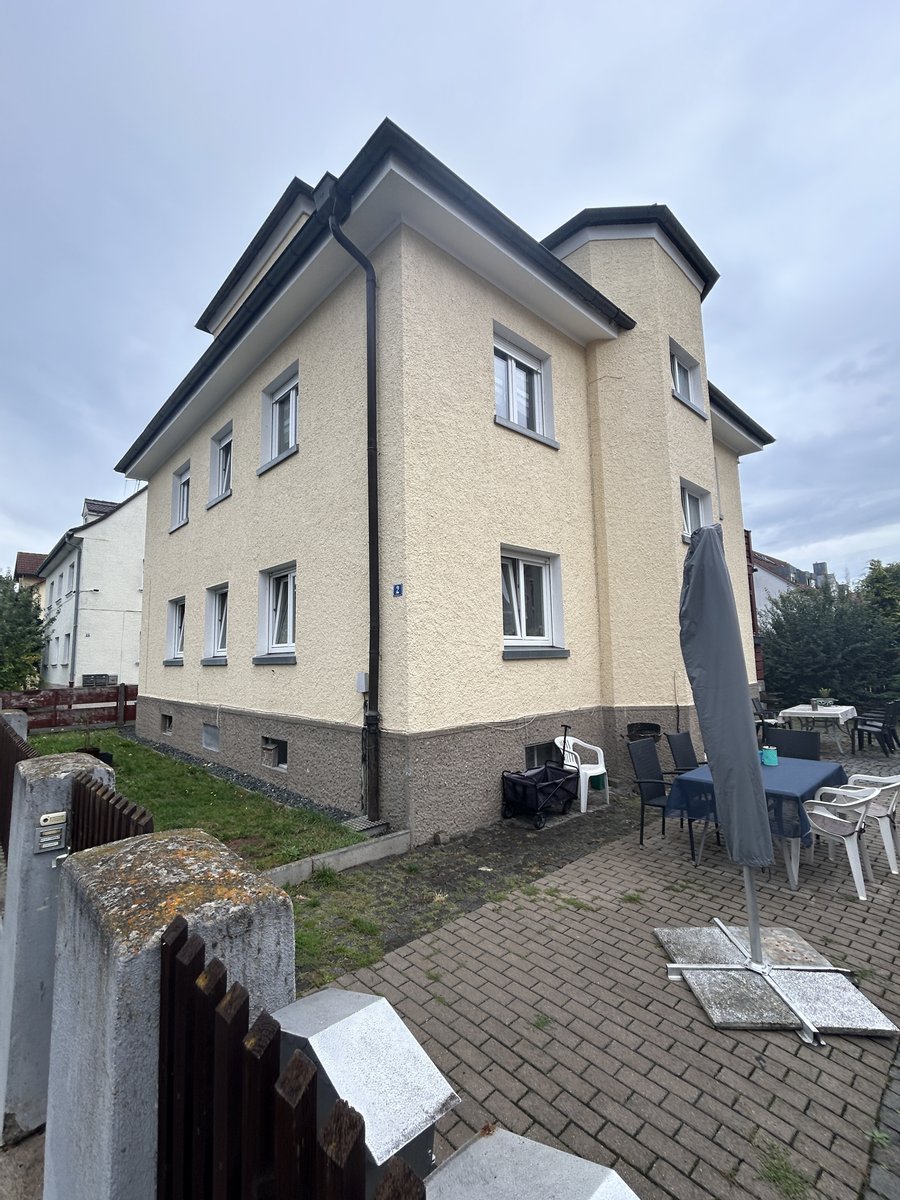 Immobilie in Weiden in der Oberpfalz - Charmantes Mehrfamilienhaus mit großem Potenzial zur Eigennutzung in zentraler Lage - Bild 1